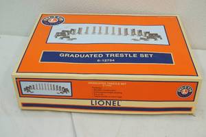 lot 109 image: elevated trestle set