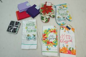 lot 111 image: kitchen towels