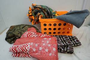 lot 142 image: throw blankets