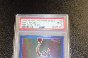 2019-20 Hoops Premium Stock NBA City Blue Trae Young #28 PSA 9