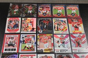 Patrick Mahomes Football Card Lot  25 Cards
