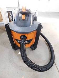 lot 6 image: RIDGID 9 Gal. 4.25-Peak HP NXT WetDry Shop Vacuum with Filter, Hose and Accessories