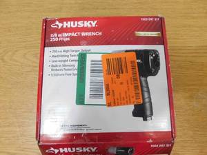 lot 26 image: Husky 250 ft.lbs. 38 In. Impact Wrench