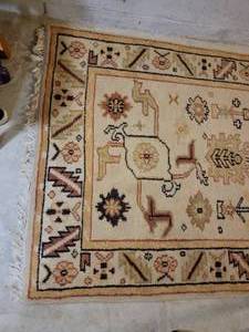 lot 30 image: Desert Tone Oriental Rug