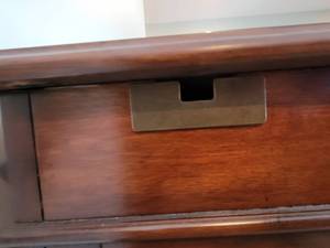 lot 15 image: Hooker Seven Seas Series Tuscan Executive Desk