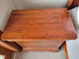 lot 27 image: Striking Bedside Table by Nichols & Stone - B