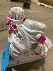 lot 36 image: Roces Jockey Ice Sk Youngster Childrens Classic Skates Size 10
