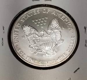 1998 AMERICAN SILVER EAGLE 1 TROY OZ .999 FINE SILVER DOLLAR