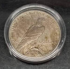 1926-D PEACE SILVER DOLLAR IN AIRTITE
