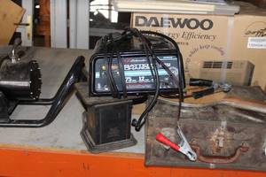 lot 26 image: Schumacher SE-1275A Automatic Battery Charger