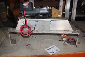 lot 54 image: Warn 2000 2000-lb 12VDC Cable Winch