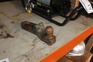 lot 36 image: Hitch Mount with 2 Ball
