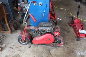 lot 14 image: Montgomery Ward Powr Kraft Mini Mike