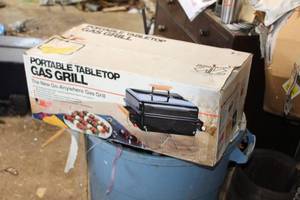 lot 43 image: Portable Tabletop Gas Grill (in original box)
