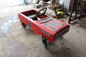lot 65 image: Vintage AMF Rebel Pedal Car