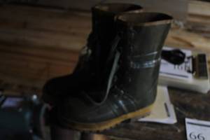 lot 99 image: Hodgman Insulated Rubber Boots Size 11