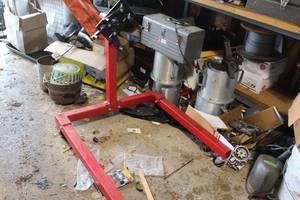 lot 12 image: Engine Stand