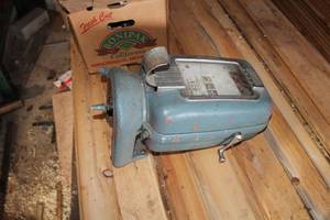 lot 100 image: Vintage Eco 97 Tireflator Tire Inflator