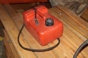lot 119 image: 3-Gallon Plastic Boat Gas Can with Fuel Line