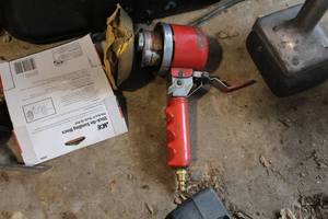 lot 268 image: Ingersoll-Rand 311 Dual Action Pneumatic Disc Sander