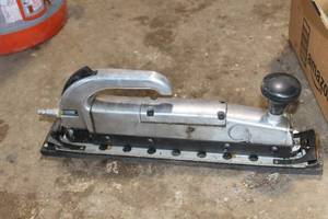 lot 265 image: Pneumatic Heavy Duty Straight Line Sander
