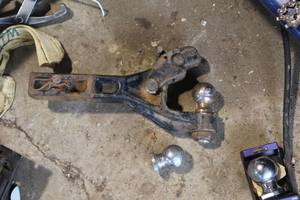 lot 263 image: Pintle Hitch 2 Ball with Extra Ball