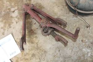 lot 275 image: Vintage Hand Tightener