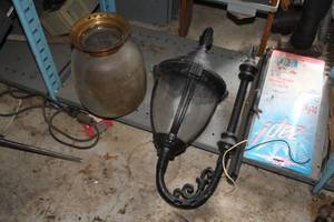 lot 323 image: Lot of (2) Vintage Lights