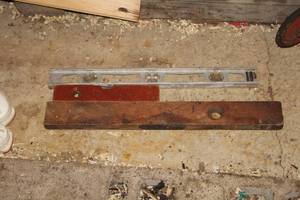 lot 303 image: Lot of (3) Levels