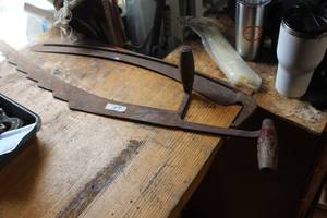 lot 350 image: Lot of (2) Vintage Farm Tools