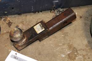 lot 285 image: Reese Hitch with 2 Ball