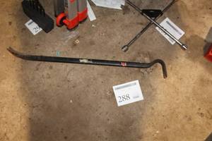 lot 288 image: 36 Heavy Duty Pry Bar