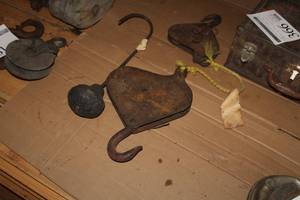 lot 362 image: 2-piece Pulley System with Weighted Hook