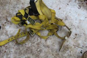 lot 153 image: Miller Size XL 310-lb Safety Harness
