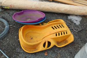 lot 168 image: Lot of (3) Saucers