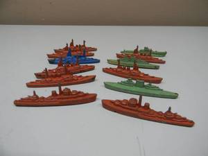 lot 49 image: VINTAGE TOOTSIE TOY - BATTLESHIPS - SUBMARINE - CARRIERS - 12 TOTAL PIECES - AWESOME SET - SEE PICTURES