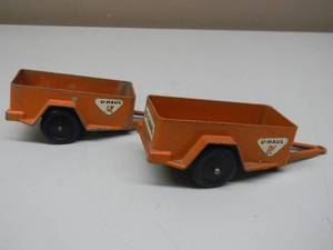 lot 54 image: 2 VINTAGE TOOTSIE TOYS U-HAUL TRAILERS - ORIGINAL, VERY COOL SET - SEE PICTURES