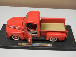 lot 59 image: ROAD LEGENDS 118 SCALE DIECAST 1948 FORD F-1 PICK-UP - NICE - VERY COOL PIECE - SEE PICTURES