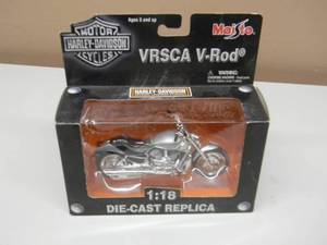 lot 67 image: MAISTO HARLEY DAVIDSON VRSCA V-ROD 118 SCALE REPLICA - NEW IN BOX - SEE PICTURES