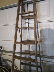 Wooden 8ft Step Ladder