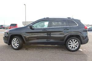 lot 2 image: 2015 Jeep Cherokee Limited - 4X4