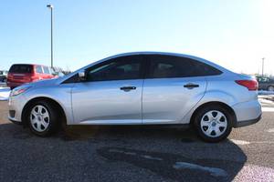 lot 6 image: 2015 Ford Focus S