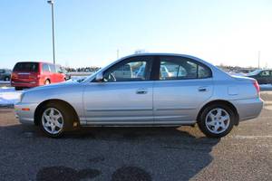lot 30 image: 2005 Hyundai Elantra GLS