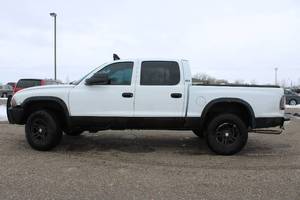 lot 14 image: 2001 Dodge Dakota Quad - 4X4