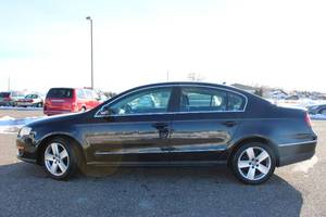 lot 16 image: 2008 Volkswagen Passat Komfort