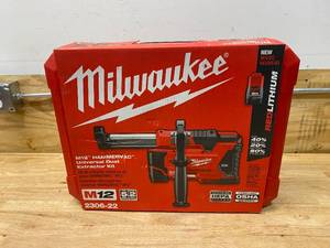 lot 10 image: MILWAUKEE M12 12-Volt Lithium-Ion Cordless HammerVac Universal Dust Extractor Kit with Two 1.5Ah Batteries, Charger and Case