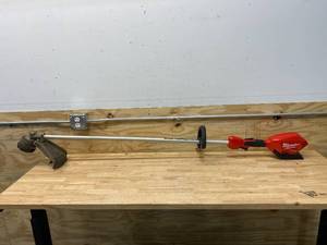 lot 14 image: MILWAUKEE 2725-20 M18 Fuel 18-Volt Lithium-Ion Brushless Cordless String Trimmer (Tool Only)