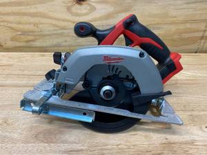 lot 21 image: MILWAUKEE M18 18-Volt Lithium-Ion Cordless 6-12 in. Circular Saw (Tool-Only)