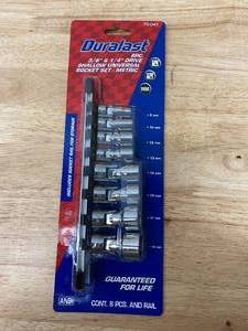lot 33 image: DURALAST 8 pc. 38 & 14 Drive Shallow Universal Socket Set- Metric