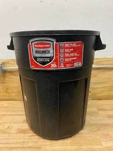 lot 74 image: RUBBERMAID Roughneck 20 GAL Trash Can
